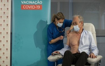 PRIMEIRAS VACINAS CONTRA COVID 19 ADMINISTRADAS NO NOSSO LAR